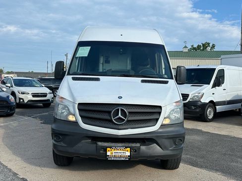 Used 2014 Mercedes-Benz Sprinter 2500 image 2