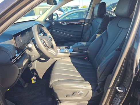 Used 2025 Genesis GV80 2.5T Standard image 8