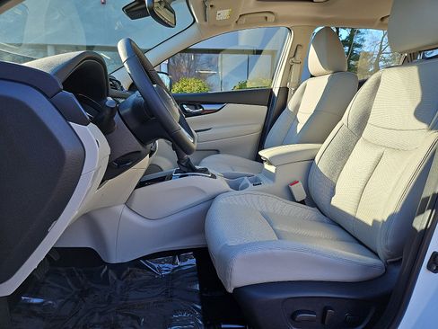 Certified 2022 Nissan Rogue Sport SL w/ Premium Package image 13