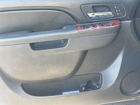 Used 2012 Chevrolet Avalanche LTZ image 15