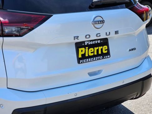 Used 2025 Nissan Rogue SV AWD/4WD image 15