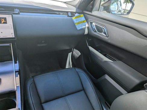 New 2026 Land Rover Range Rover Velar Dynamic SE image 17