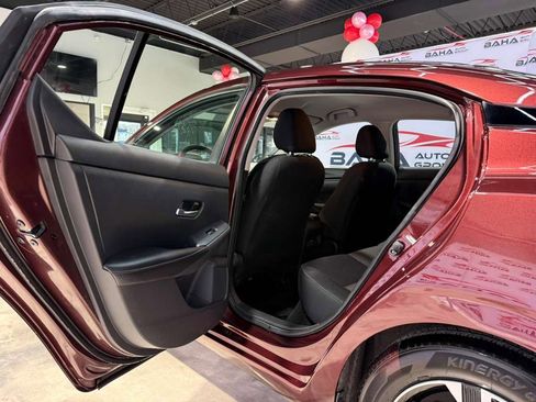 Used 2025 Nissan Sentra SV image 32