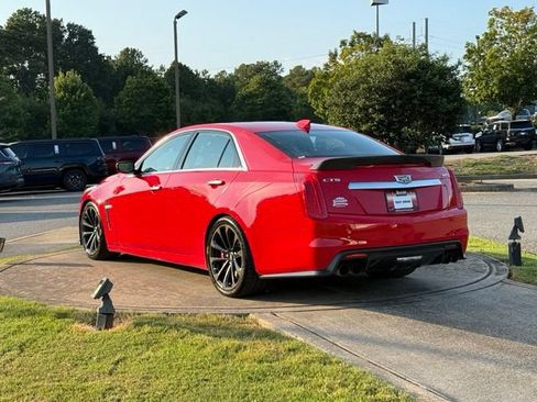 Used 2019 Cadillac CTS V w/ Carbon Fiber Package RWD image 5