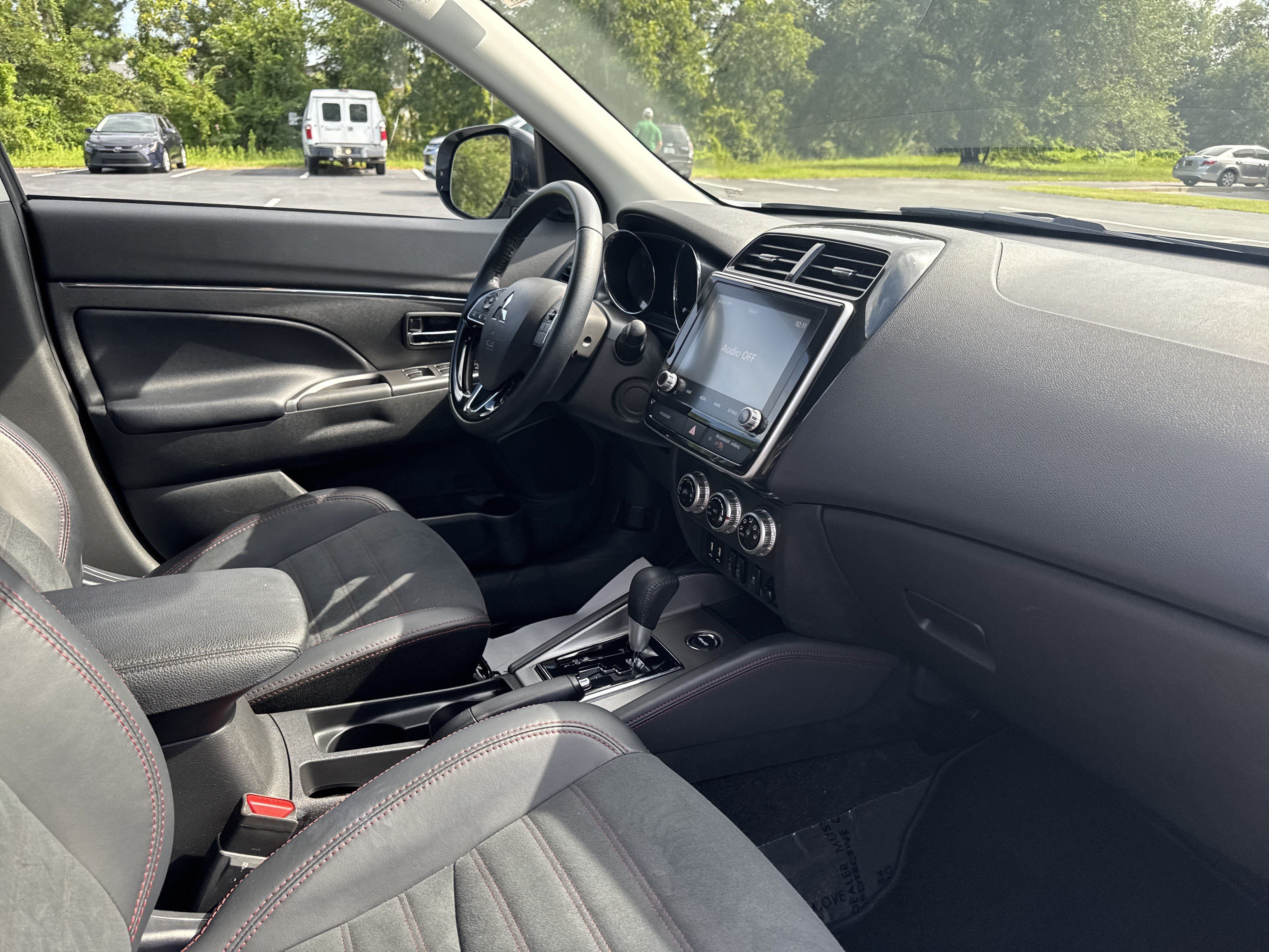 Used 2025 Mitsubishi Outlander Sport ES AWD/4WD image 28