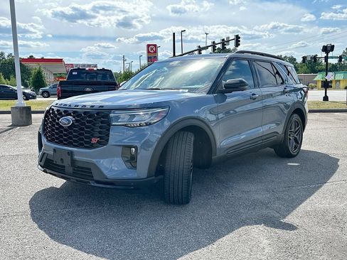 Certified 2025 Ford Explorer ST AWD/4WD image 1