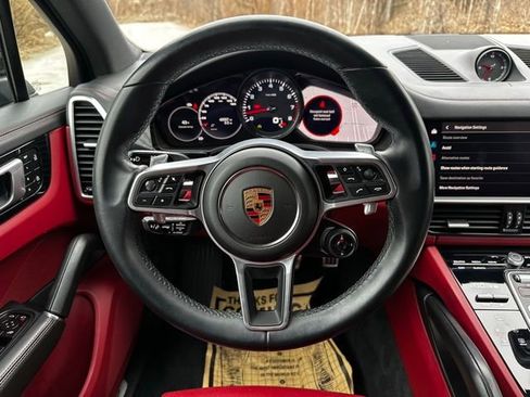 Used 2023 Porsche Cayenne S Platinum image 36