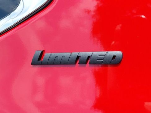 Used 2025 Toyota Tundra Limited AWD/4WD image 41