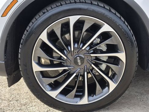 Used 2023 Lincoln Aviator Reserve w/ Equipment Group 201A image 13