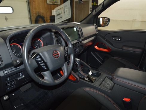 Used 2024 Nissan Frontier PRO-4X w/ Pro Convenience Package image 31