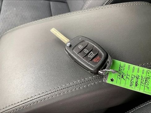 Certified 2021 Hyundai Tucson SE image 12