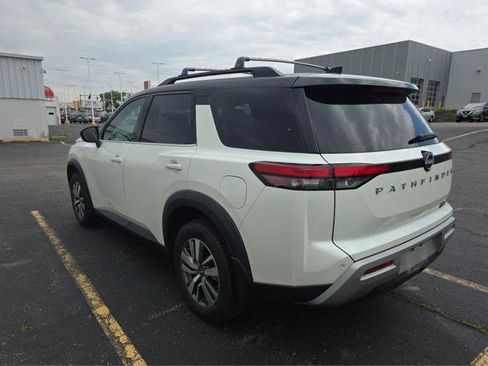 Certified 2023 Nissan Pathfinder SL AWD/4WD image 9