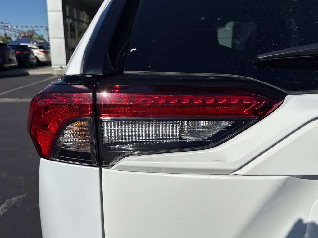 Used 2025 Toyota RAV4 LE AWD/4WD image 13