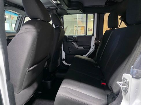 Used 2018 Jeep Wrangler Unlimited Sport w/ Connectivity Group AWD/4WD image 20