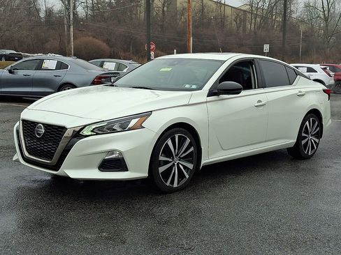Used 2020 Nissan Altima 2.5 SR w/ Premium Package image 3