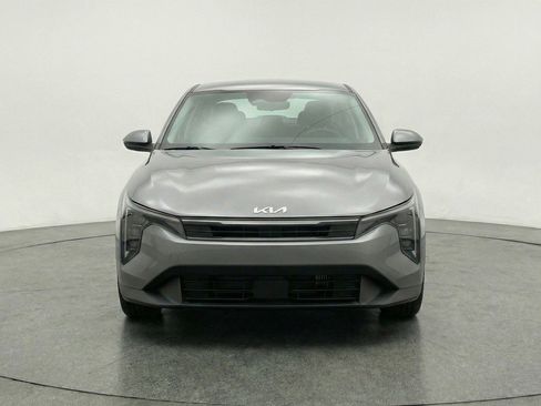 Used 2025 Kia K4 FWD image 2