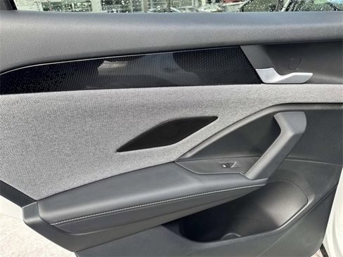 Certified 2025 Volkswagen Tiguan S image 9