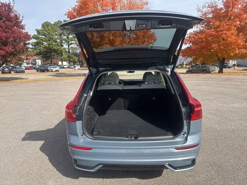 Used 2023 Volvo XC60 T8 Ultimate image 13