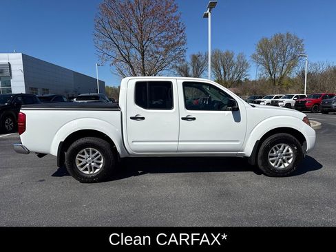 Used 2016 Nissan Frontier SV AWD/4WD image 9