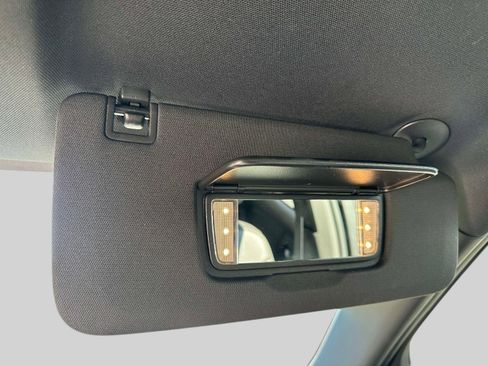 Used 2023 Chevrolet Traverse LT image 34