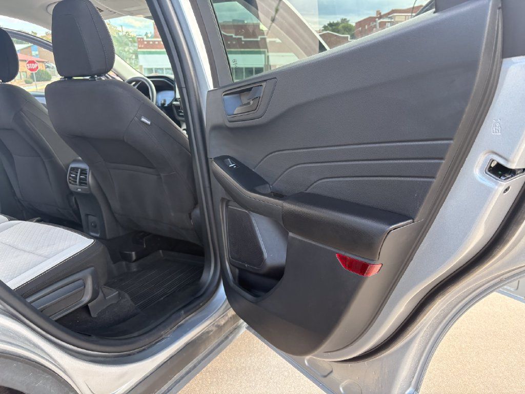 Used 2024 Ford Escape Active w/ Tech Pack #1 AWD/4WD image 10