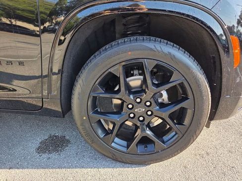 Certified 2025 Chevrolet Traverse RS FWD image 28