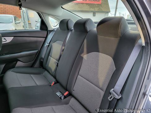 Used 2023 Kia Forte LXS image 9