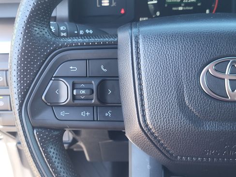 Certified 2025 Toyota Tacoma SR5 AWD/4WD image 13