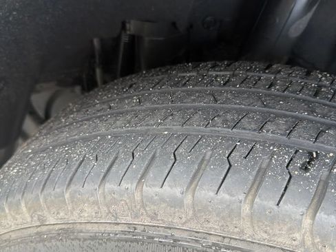 Used 2021 Toyota RAV4 LE FWD image 7