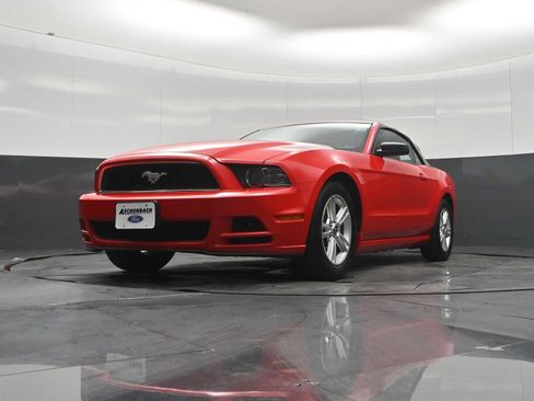 Used 2014 Ford Mustang Convertible w/ Equipment Group 102A RWD image 40