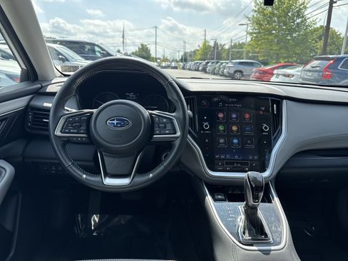 Used 2024 Subaru Outback Premium AWD/4WD image 2