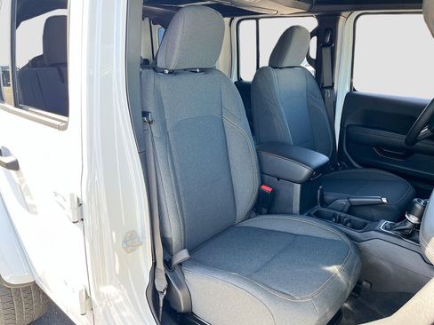 Used 2025 Jeep Wrangler Unlimited Sahara w/ Safety Group image 26