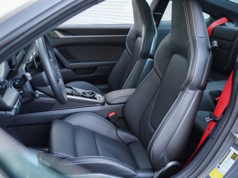 Used 2025 Porsche 911 Carrera S image 21