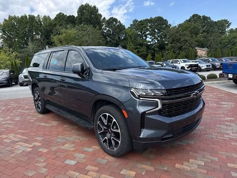 Used 2021 Chevrolet Suburban RST w/ Luxury Package RWD image 18