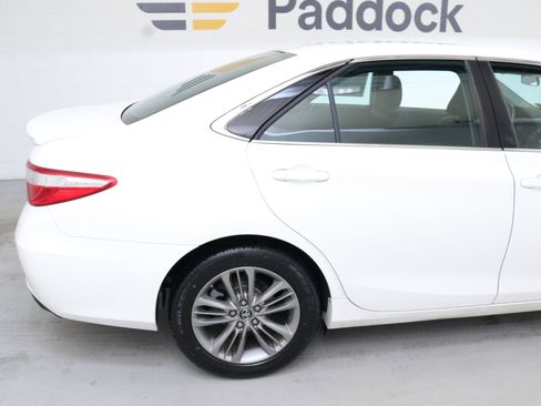 Used 2017 Toyota Camry SE image 9