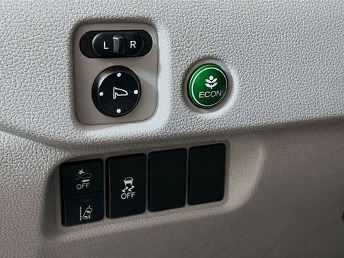 Used 2019 Honda Pilot LX image 11