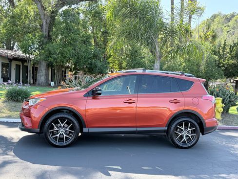 Used 2016 Toyota RAV4 SE FWD image 2