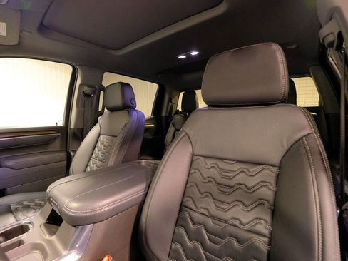 Used 2025 Chevrolet Silverado 1500 RST w/ Convenience Package II image 24