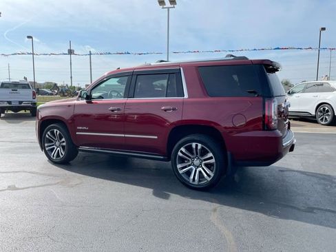 Used 2020 GMC Yukon Denali w/ Denali Premium Package image 3