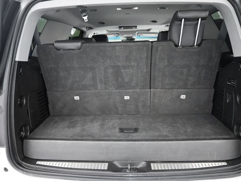 Used 2018 Chevrolet Tahoe Premier RWD image 16