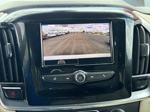 Used 2023 Chevrolet Traverse LS FWD image 29