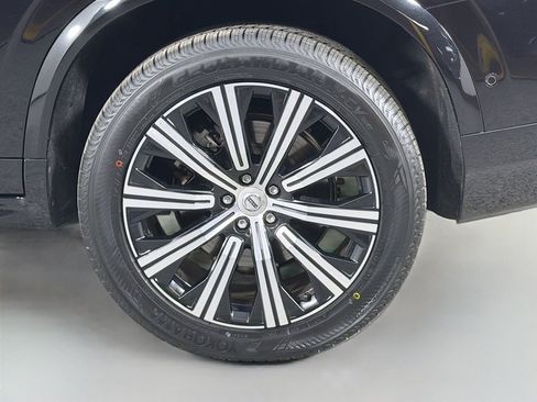 Certified 2024 Volvo XC90 B6 Plus AWD/4WD image 29