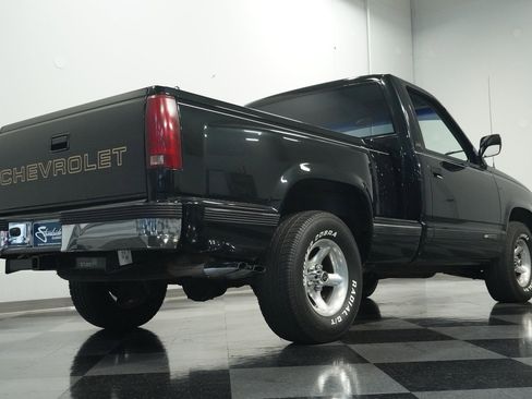 Used 1988 Chevrolet Silverado 1500 2WD Regular Cab image 24