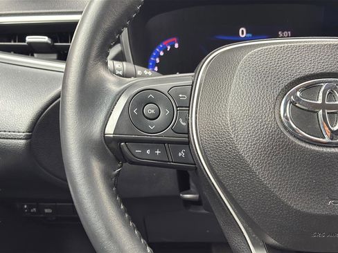 Used 2022 Toyota Corolla Cross XLE w/ Convenience Package image 35