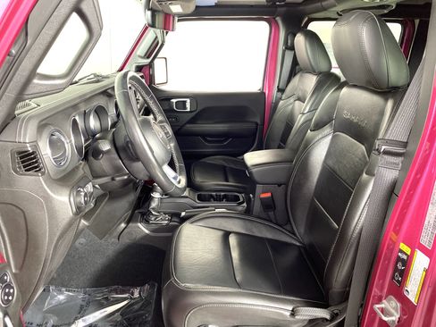 Used 2022 Jeep Wrangler Unlimited Sahara w/ LED Lighting Group AWD/4WD image 17