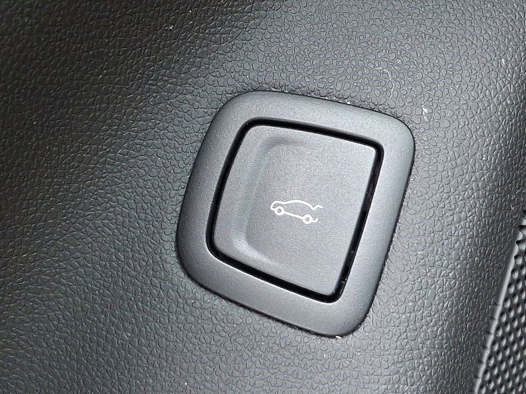 Certified 2023 Cadillac CT5 Luxury w/ Sun And Sound Package AWD/4WD image 28