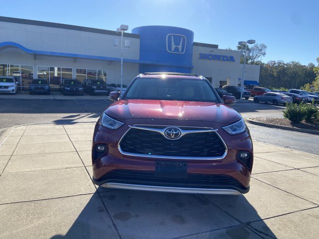 Used 2021 Toyota Highlander Platinum AWD/4WD image 3