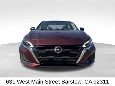 Used 2024 Nissan Altima 2.5 SV FWD image 2