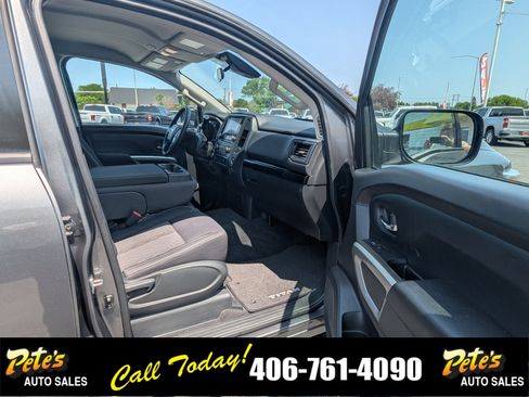 Used 2022 Nissan Titan SV w/ Accessory Utility Package image 11