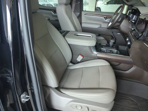 Used 2022 GMC Sierra 1500 SLT AWD/4WD image 35